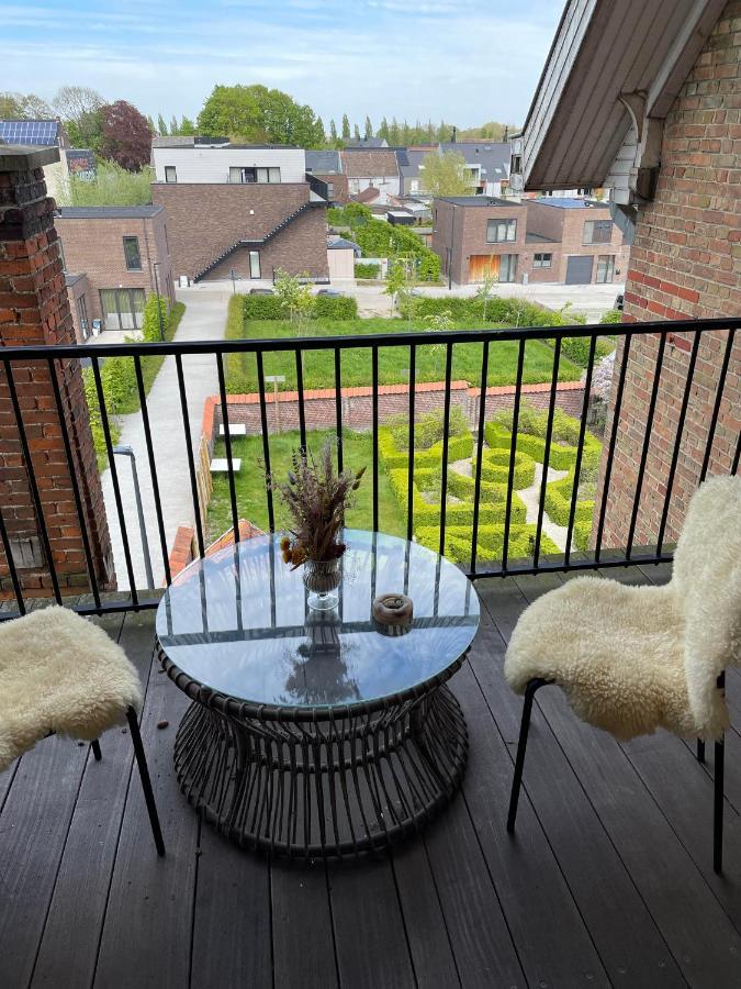 Clementine Bed and Breakfast Kruishoutem Exteriör bild